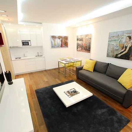 Status Superior Apartments Belgrado Esterno foto