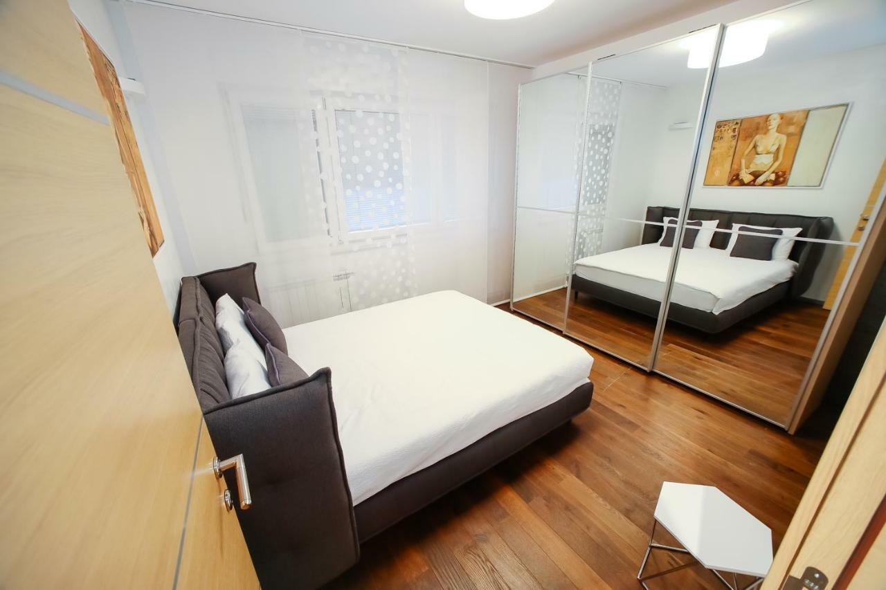 Status Superior Apartments Belgrado Esterno foto