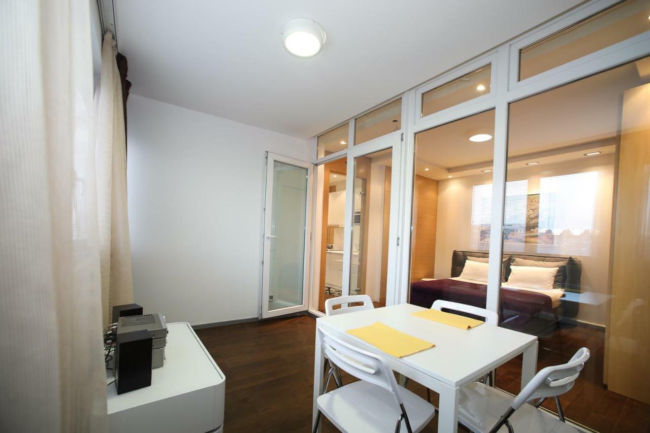 Status Superior Apartments Belgrado Esterno foto